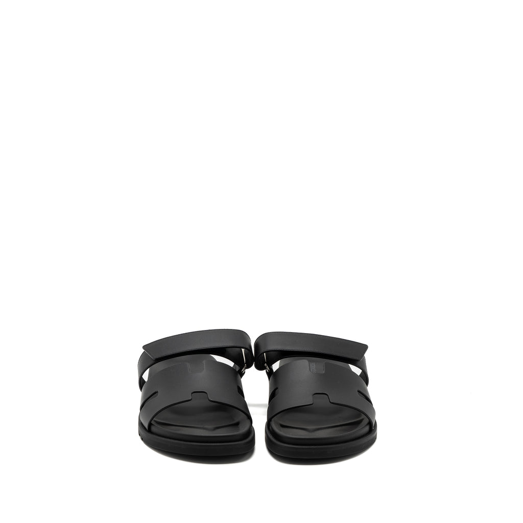 HERMES CHYPRE SANDALS BLACK