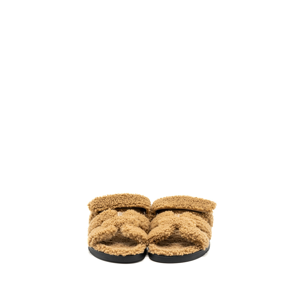 HERMES CHYPRE SANDALS SHEARLING BEIGE ARGYLE