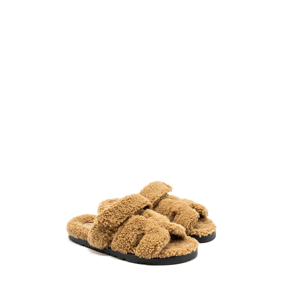 HERMES CHYPRE SANDALS SHEARLING BEIGE ARGYLE