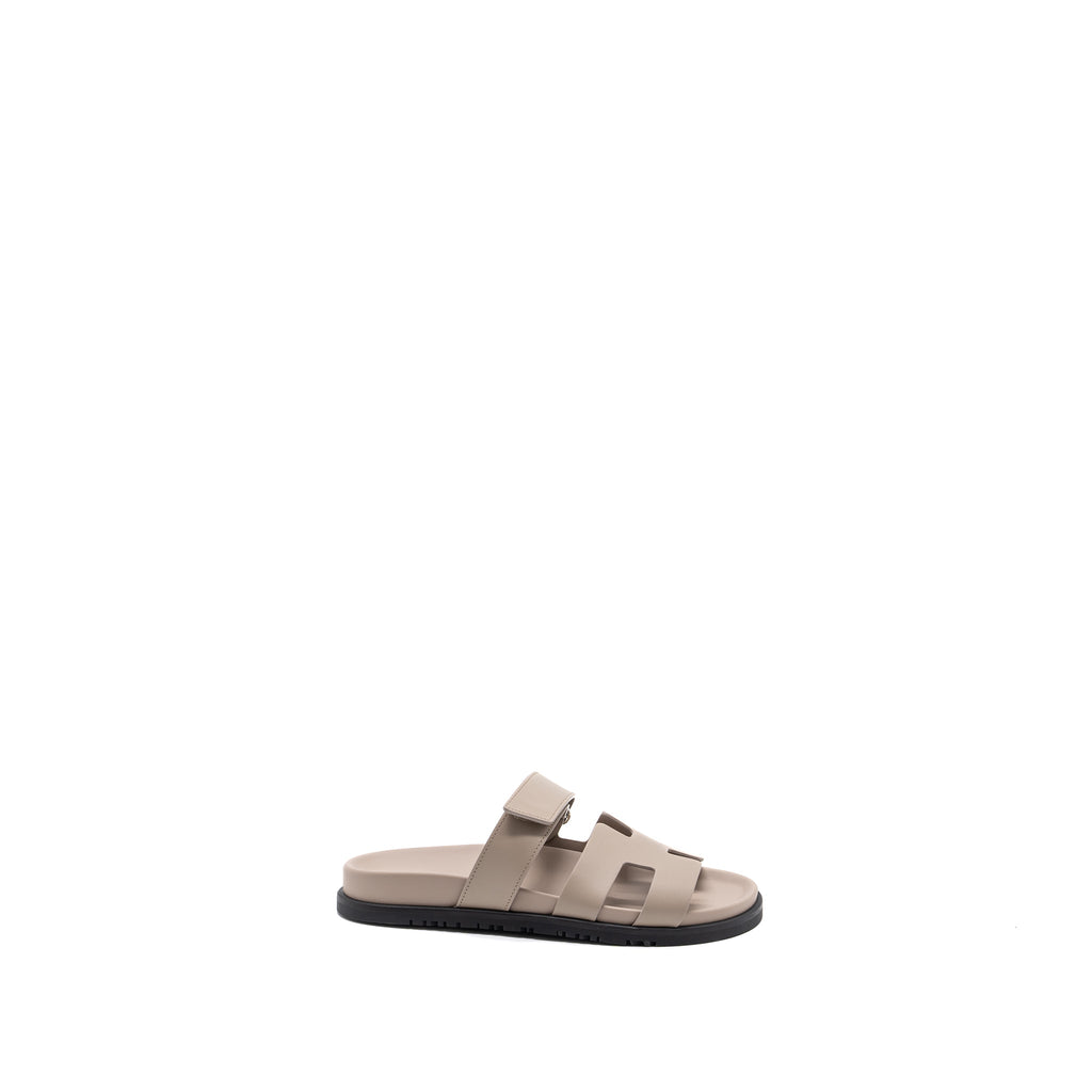 HERMES CHYPRE SANDALS VEAU BEIGE MASTIC SHW