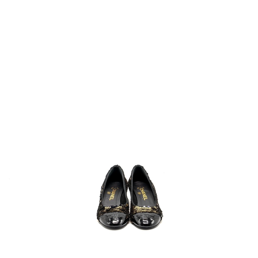 CHANEL 21K PUMPS SEQUINS/PATENT GOLD/BLACK