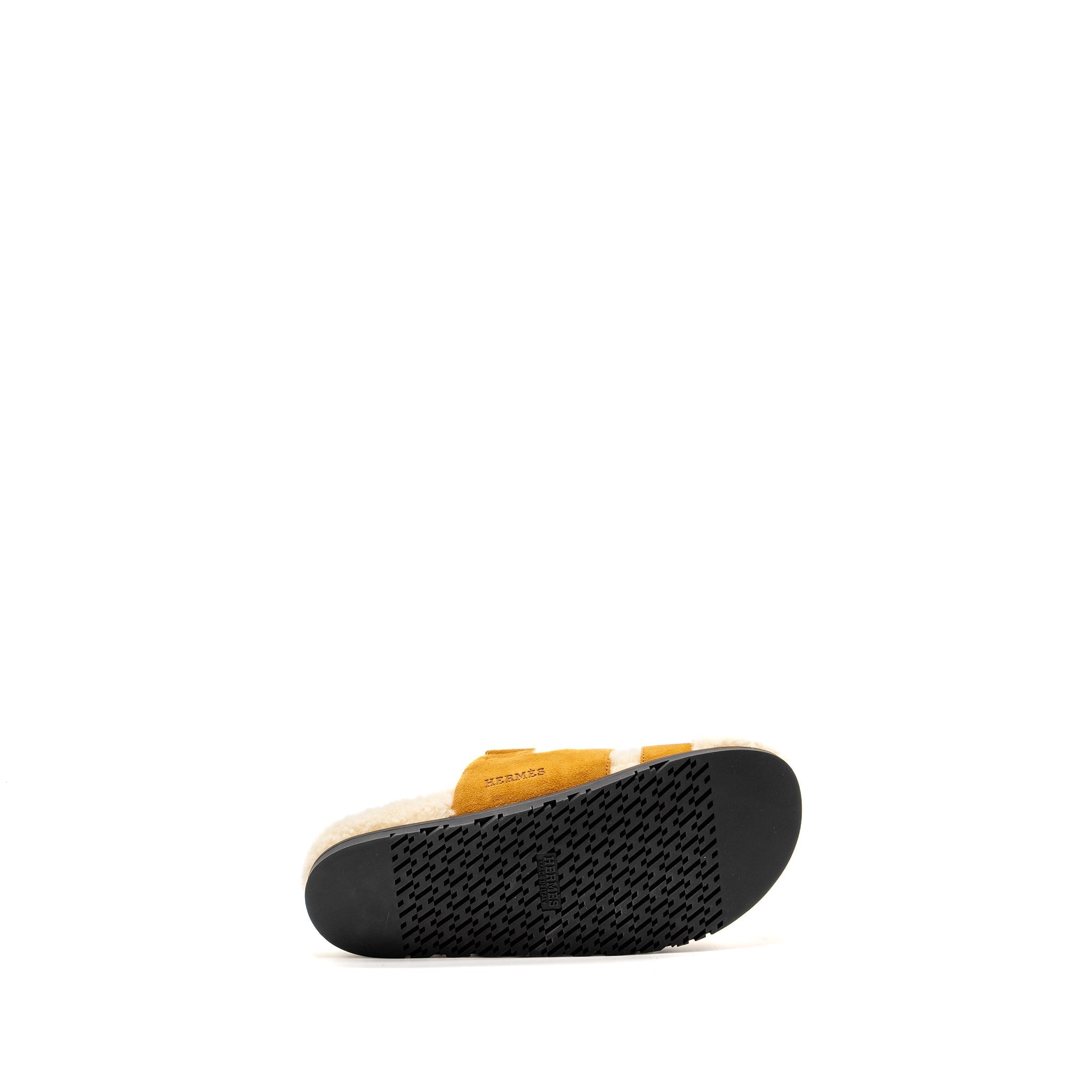HERMES CHYPRE SANDALS CHÈVRE GOATSKIN / SHEARLING NATUREL / ECRU