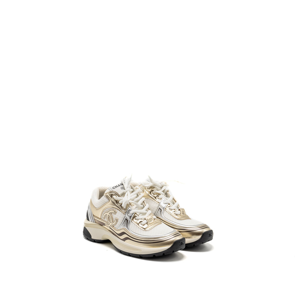 CHANEL CC SNEAKERS FABRIC/LAMINATED WHITE/GOLD/SILVER