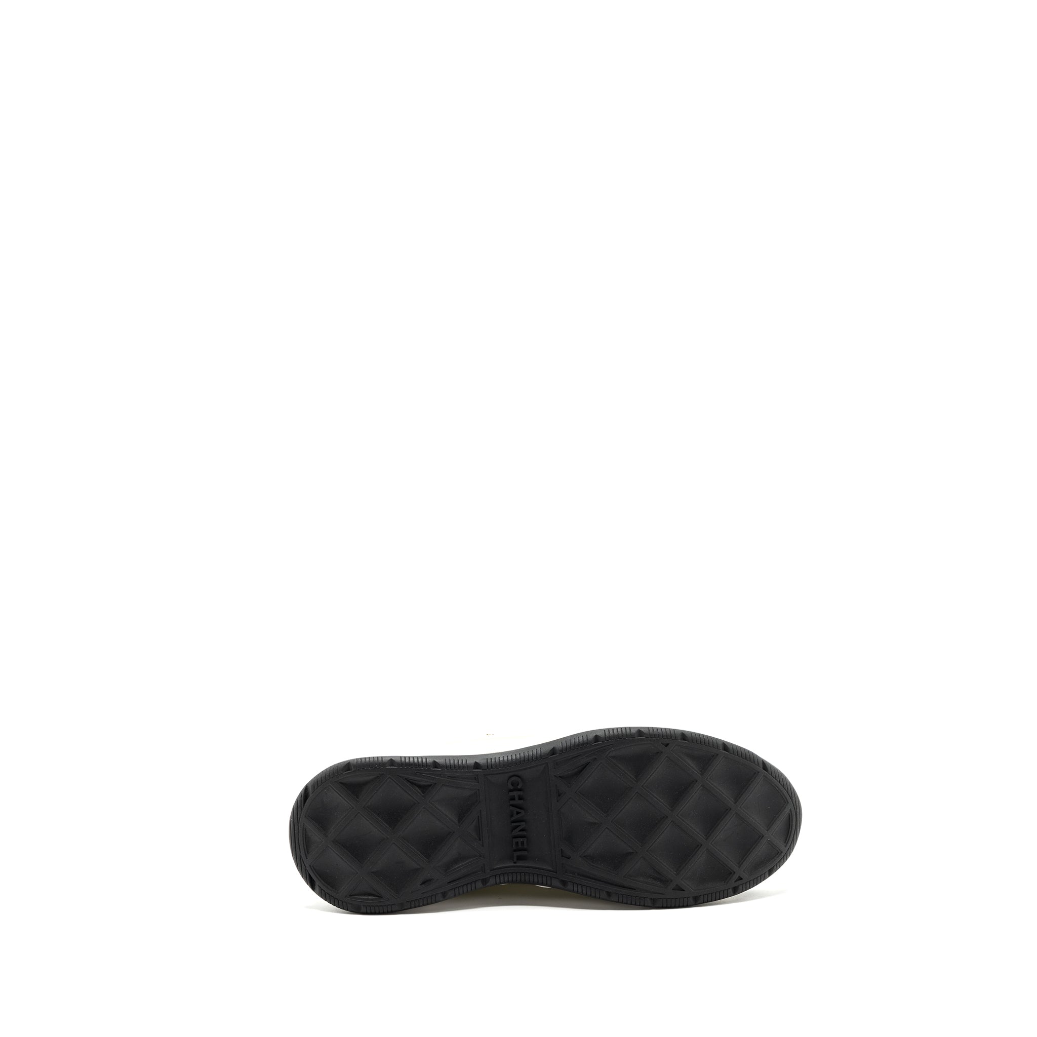 CHANEL CLASSIC SNEAKER FABRIC/SUEDE CALFSKIN BLACK/WHITE