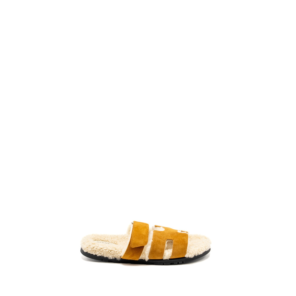 HERMES CHYPRE SANDALS CHÈVRE GOATSKIN / SHEARLING NATUREL / ECRU