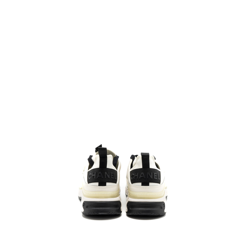 CHANEL CLASSIC SNEAKER FABRIC/SUEDE CALFSKIN BLACK/WHITE