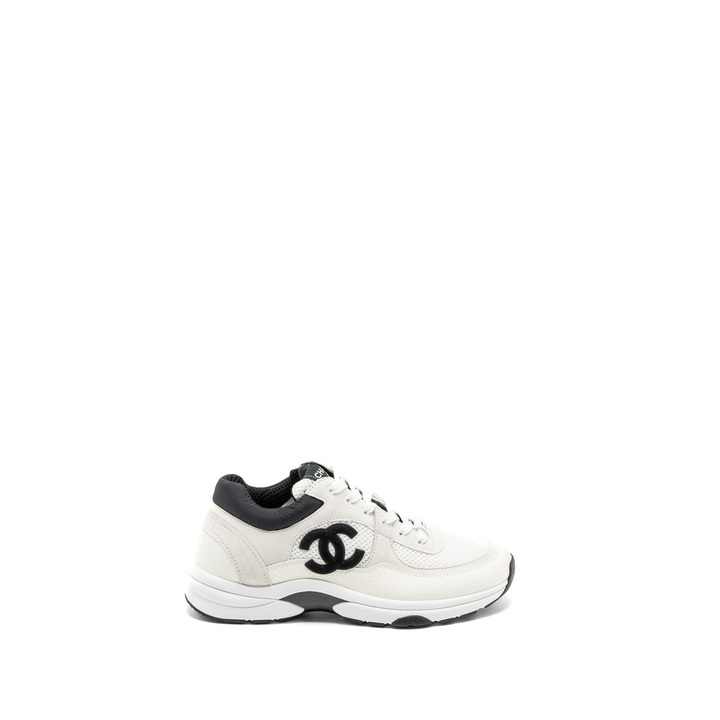 CHANEL TRAINERS SUEDE/CALFSKIN BLACK/WHITE