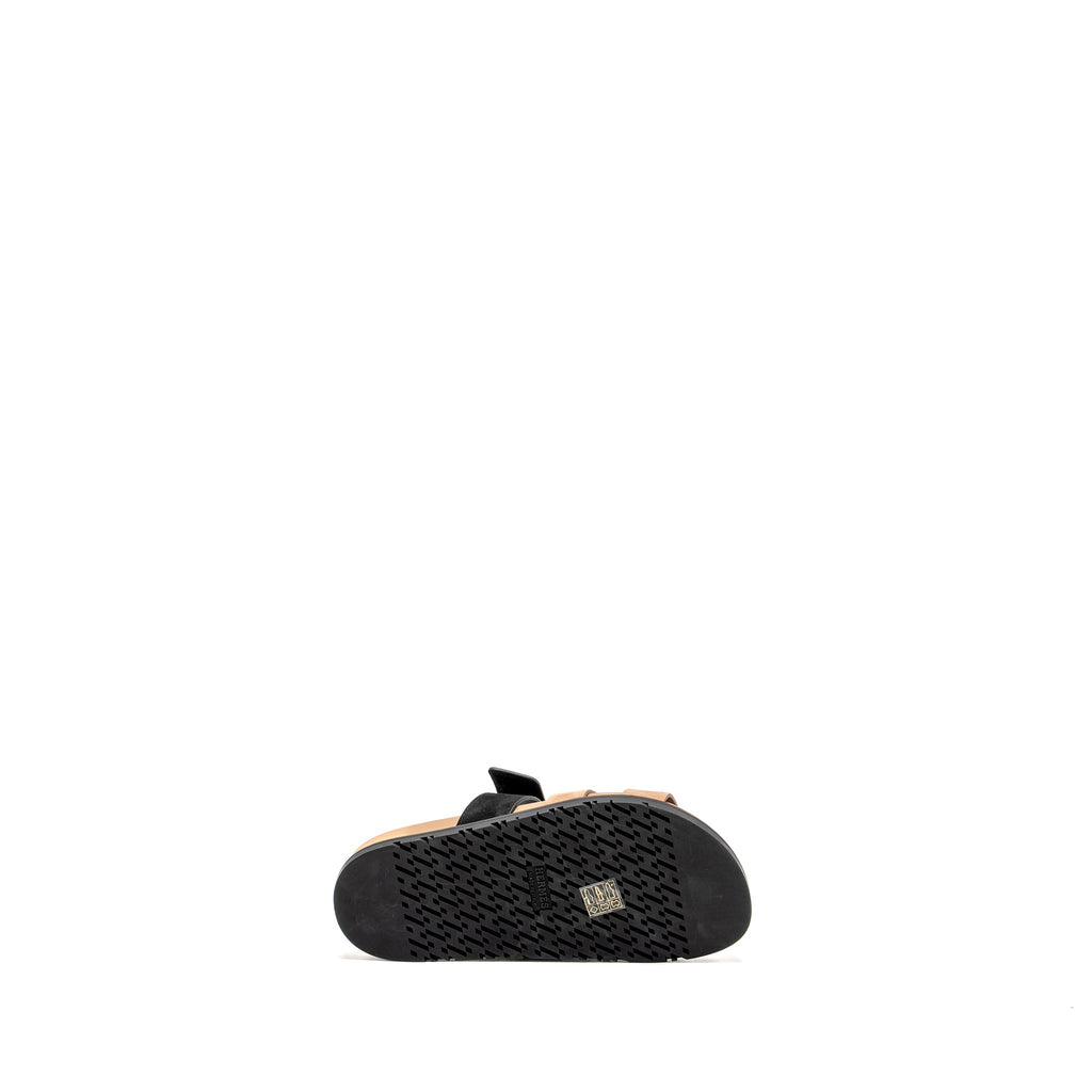 HERMES CHYPRE SANDALS CHÈVRE SUEDE ROSE PERLE / NOIR