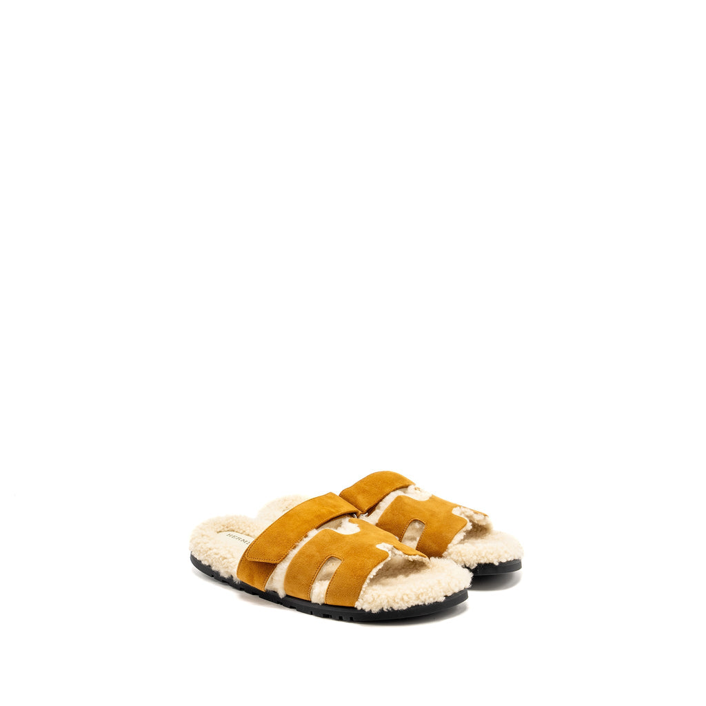 HERMES CHYPRE SANDALS CHÈVRE GOATSKIN / SHEARLING NATUREL / ECRU