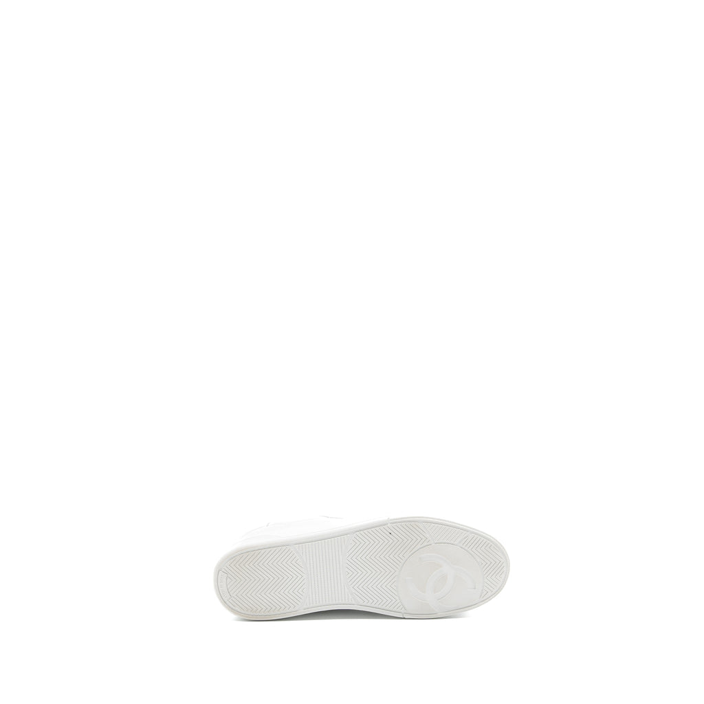 CHANEL 23A SNEAKER CALFSKIN WHITE