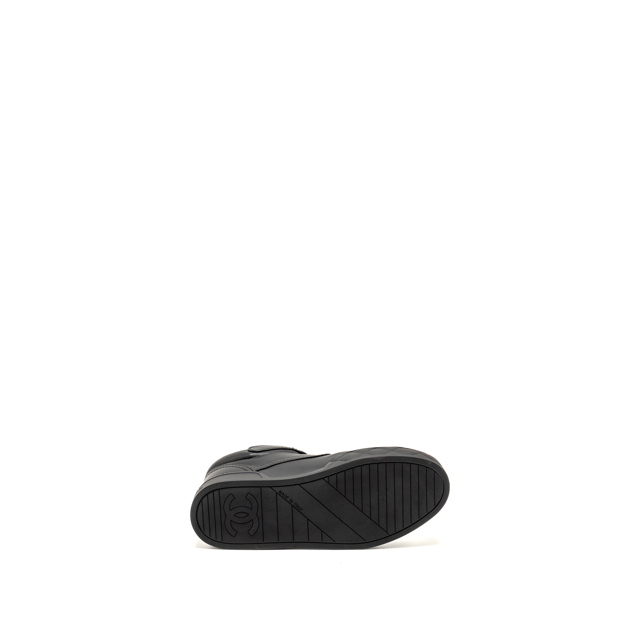 CHANEL 23A LETTER LOGO SNEAKERS LAMBSKIN BLACK LGHW
