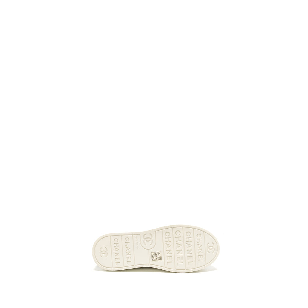 CHANEL 24P LEATHER TRAINER BLACK