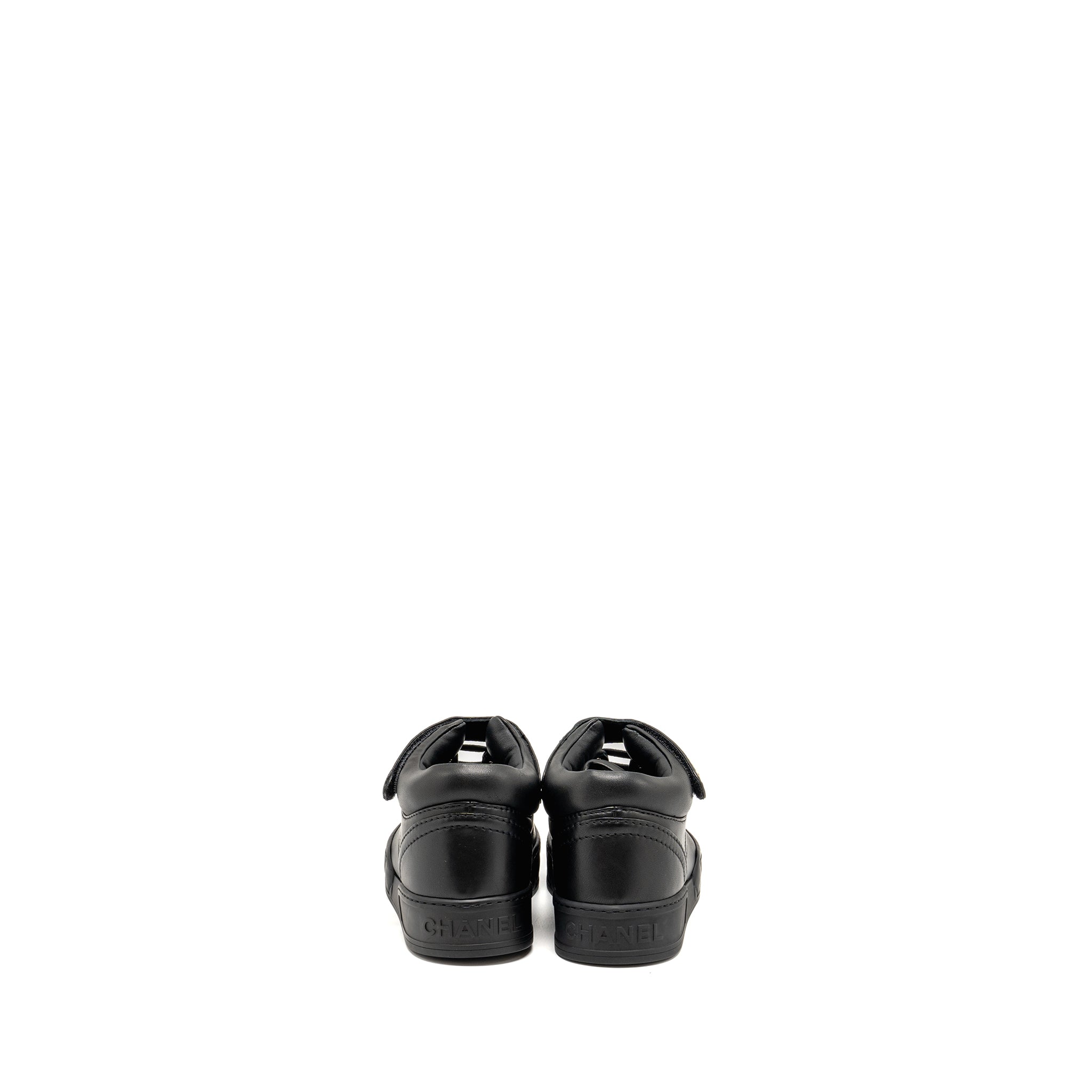 CHANEL 23A LETTER LOGO SNEAKERS LAMBSKIN BLACK LGHW
