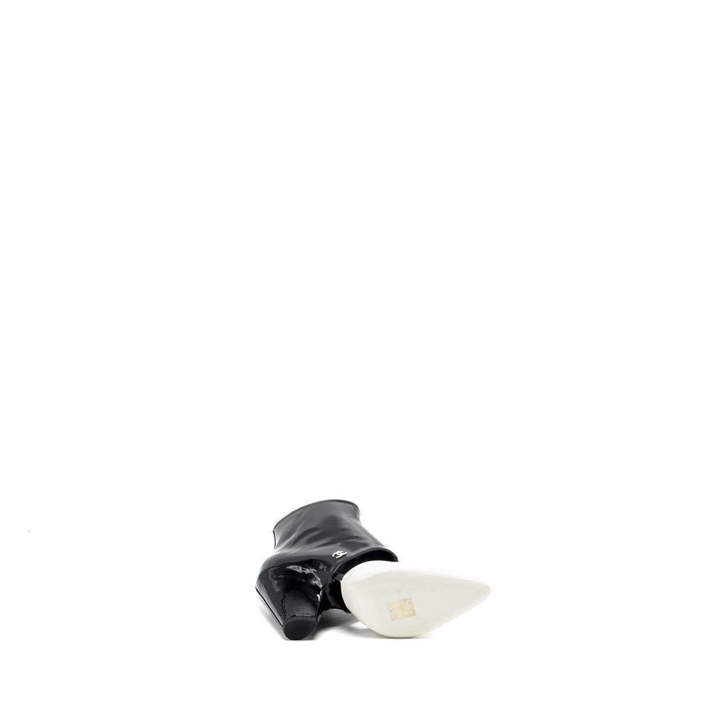 CHANEL ANKLE BOOTS PATENT BLACK / WHITE