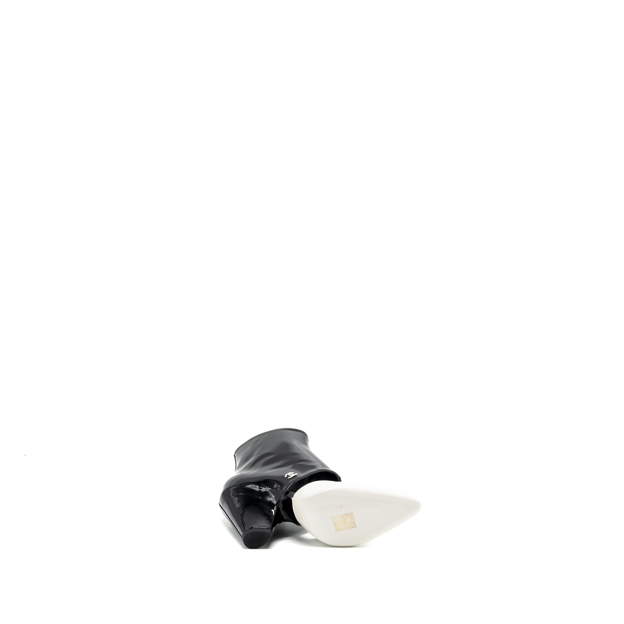 CHANEL ANKLE BOOTS PATENT BLACK / WHITE