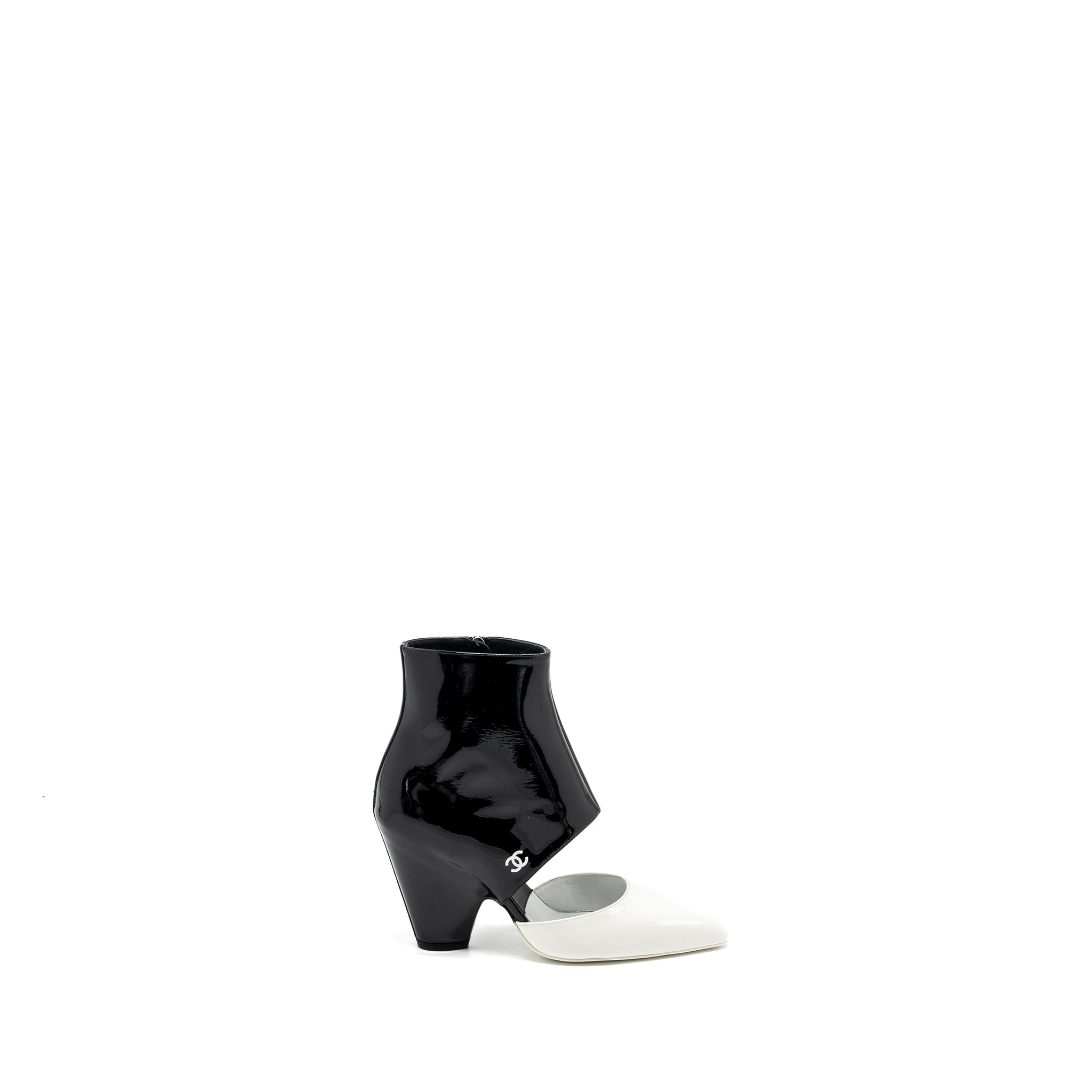 CHANEL ANKLE BOOTS PATENT BLACK / WHITE