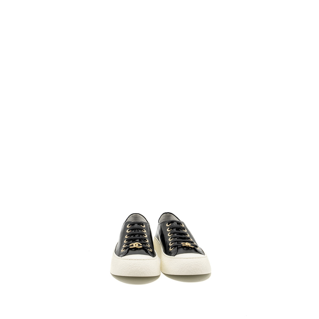 CHANEL 24P LEATHER TRAINER BLACK