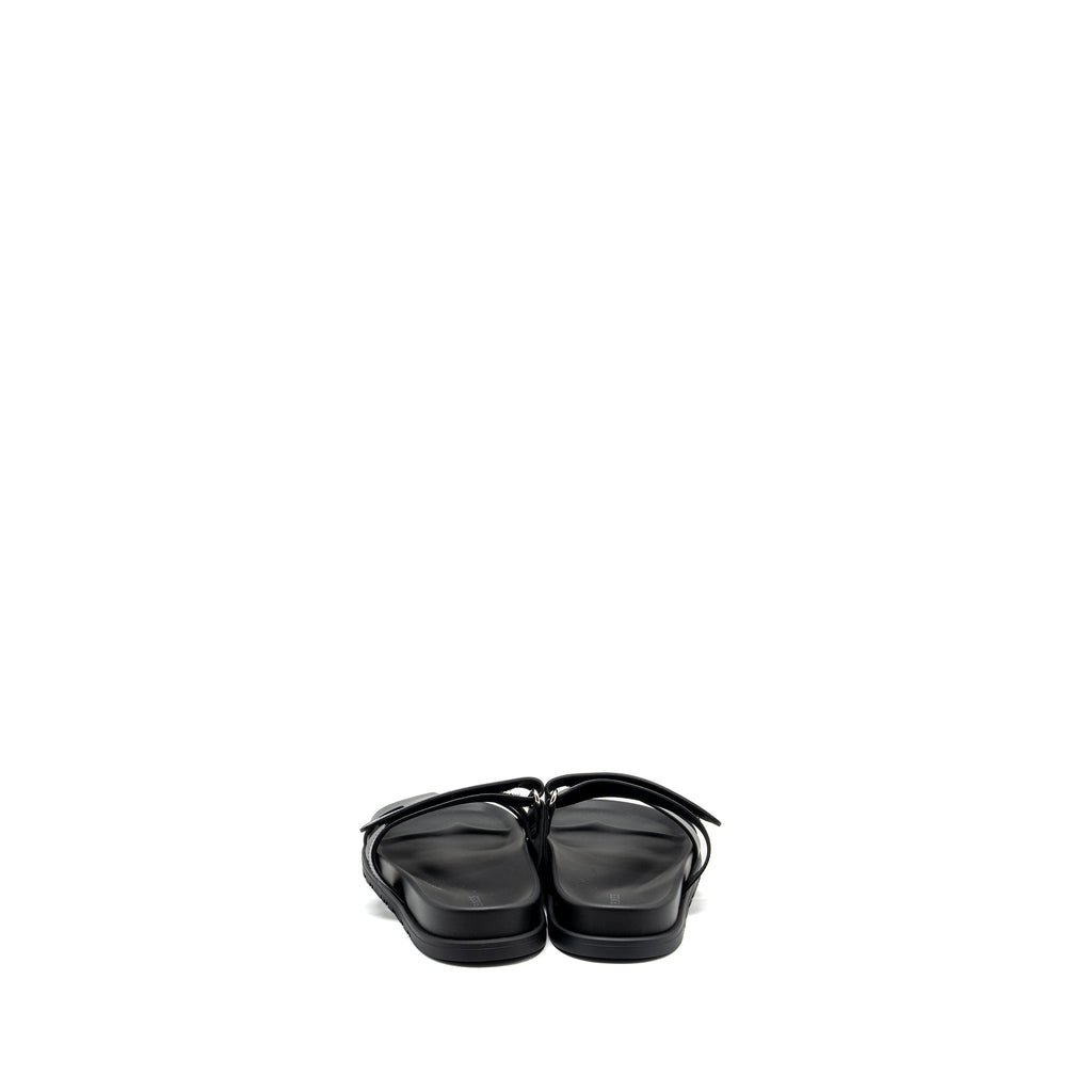 HERMES CHYPRE SANDALS BLACK