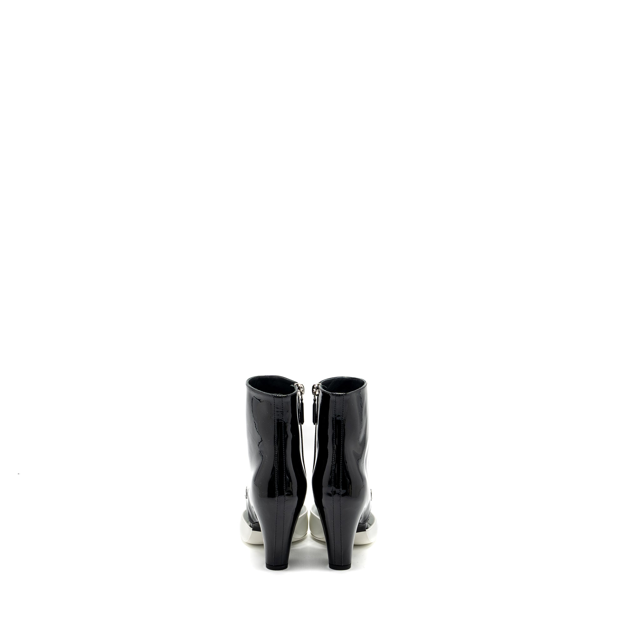 CHANEL ANKLE BOOTS PATENT BLACK / WHITE
