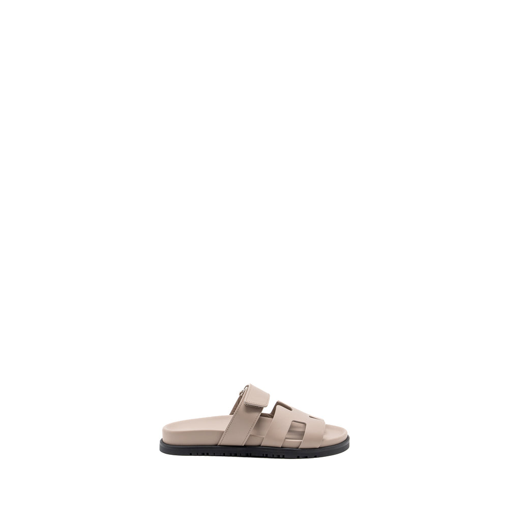 HERMES CHYPRE SANDALS BEIGE MASTIC
