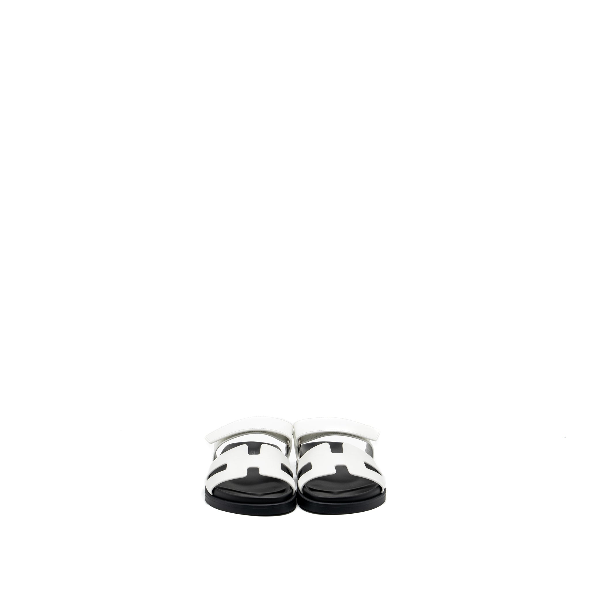 HERMES CHYPRE SANDAL CALFSKIN WHITE / BLACK