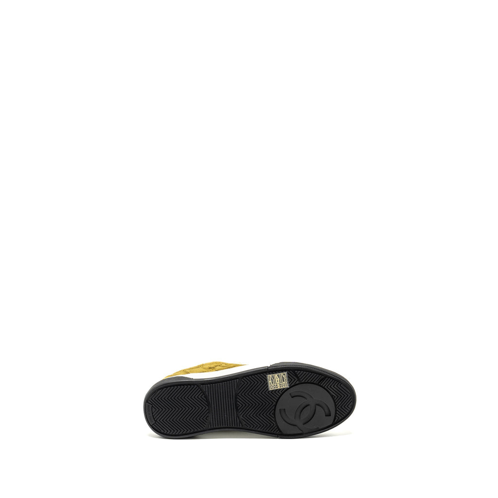 CHANEL 23A SNEAKERS SUEDE GREEN