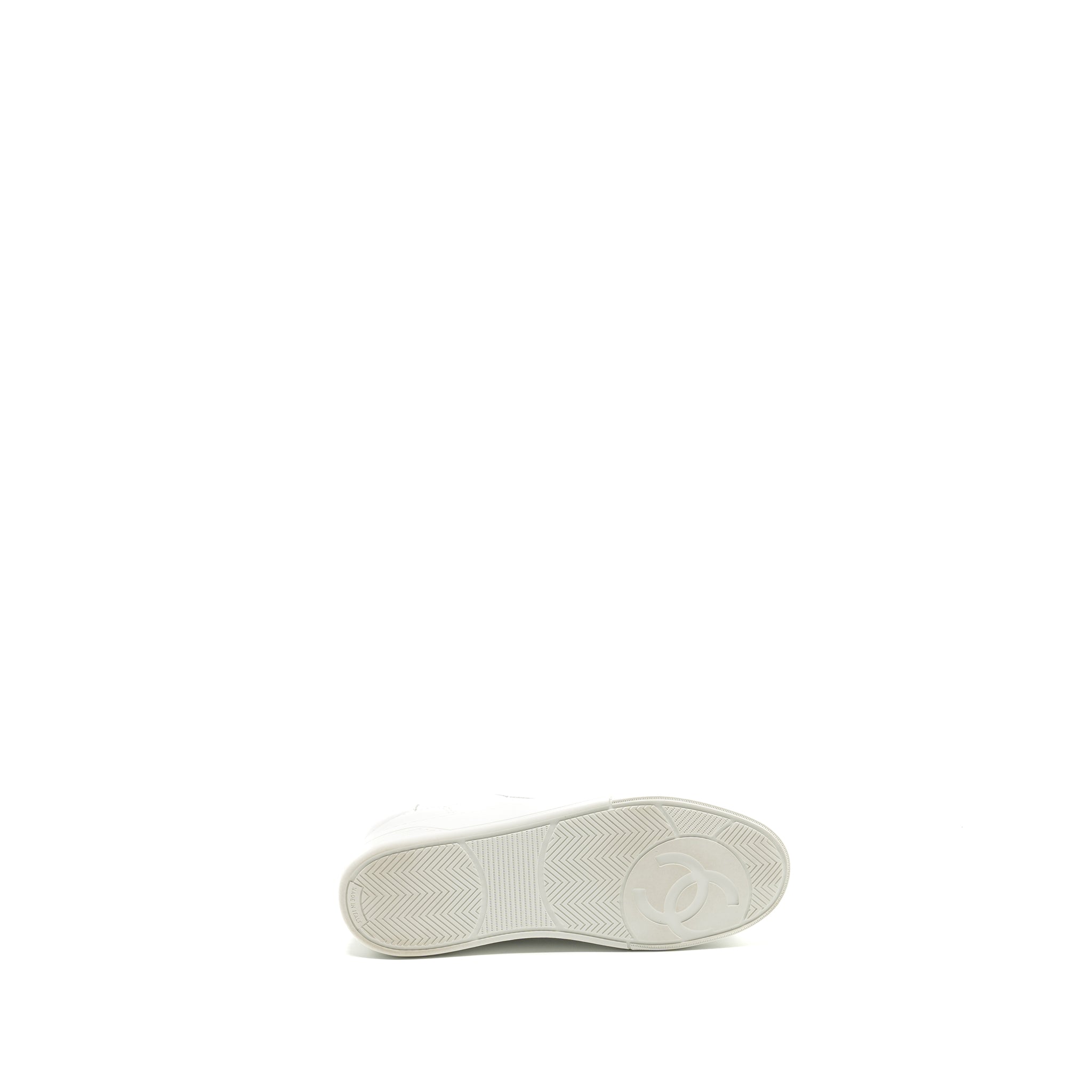 CHANEL 23A SNEAKER/TRAINER CALFSKIN WHITE