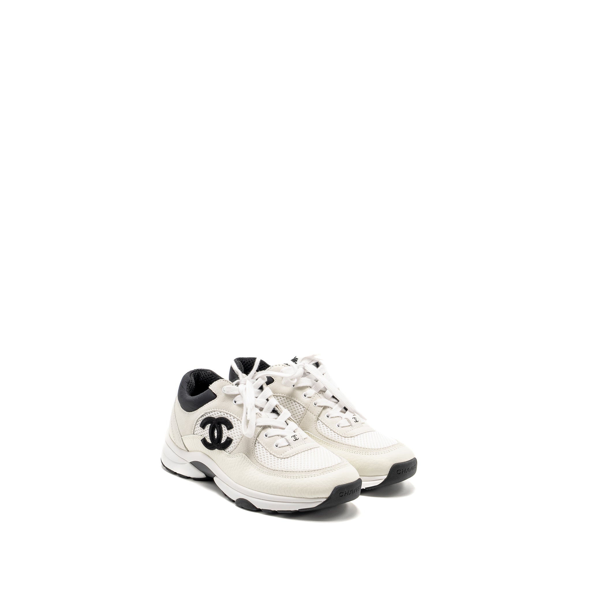 CHANEL CC LOGO SNEAKER SUEDE/CALFSKIN WHITE/BLACK