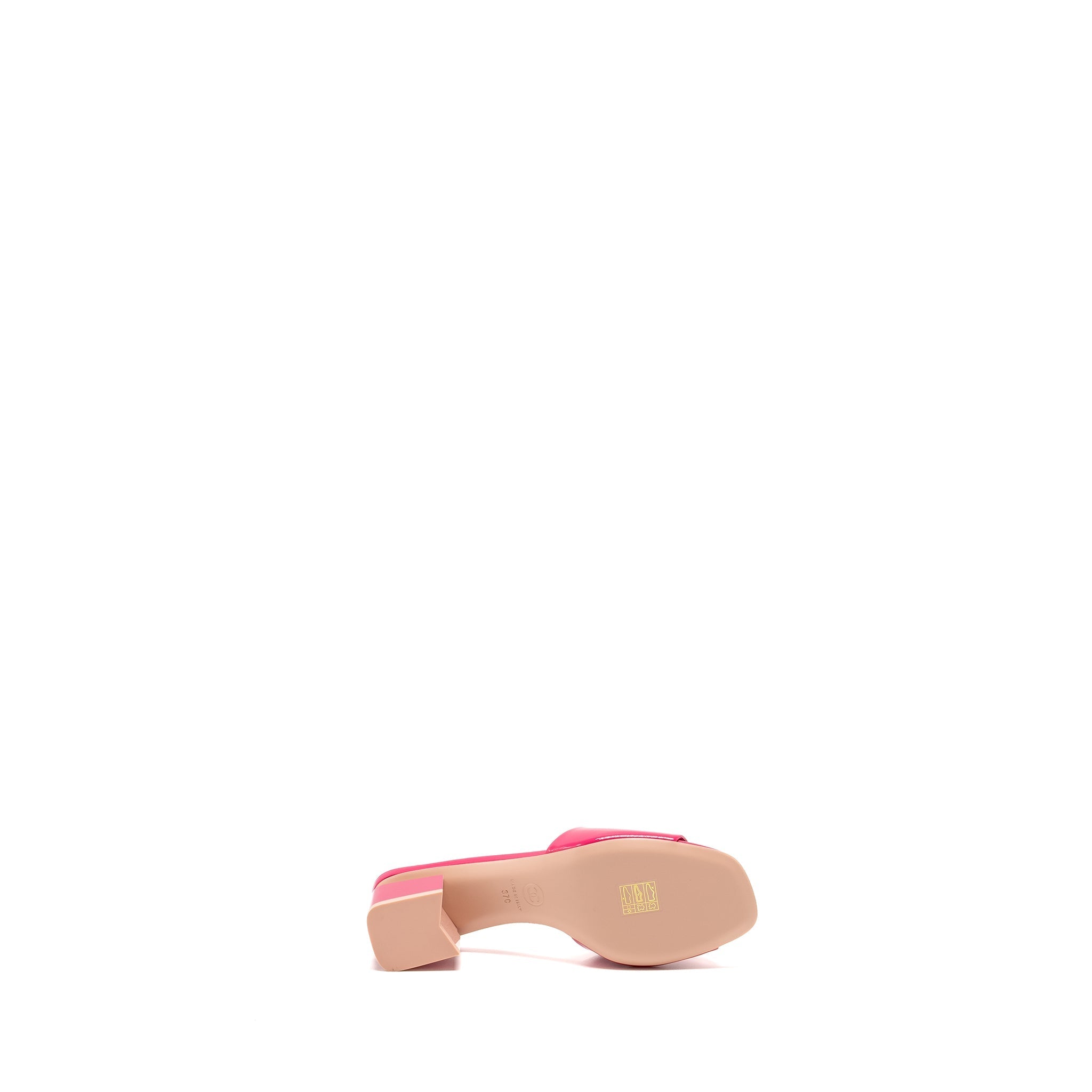 CHANEL SANDALS PATENT PINK