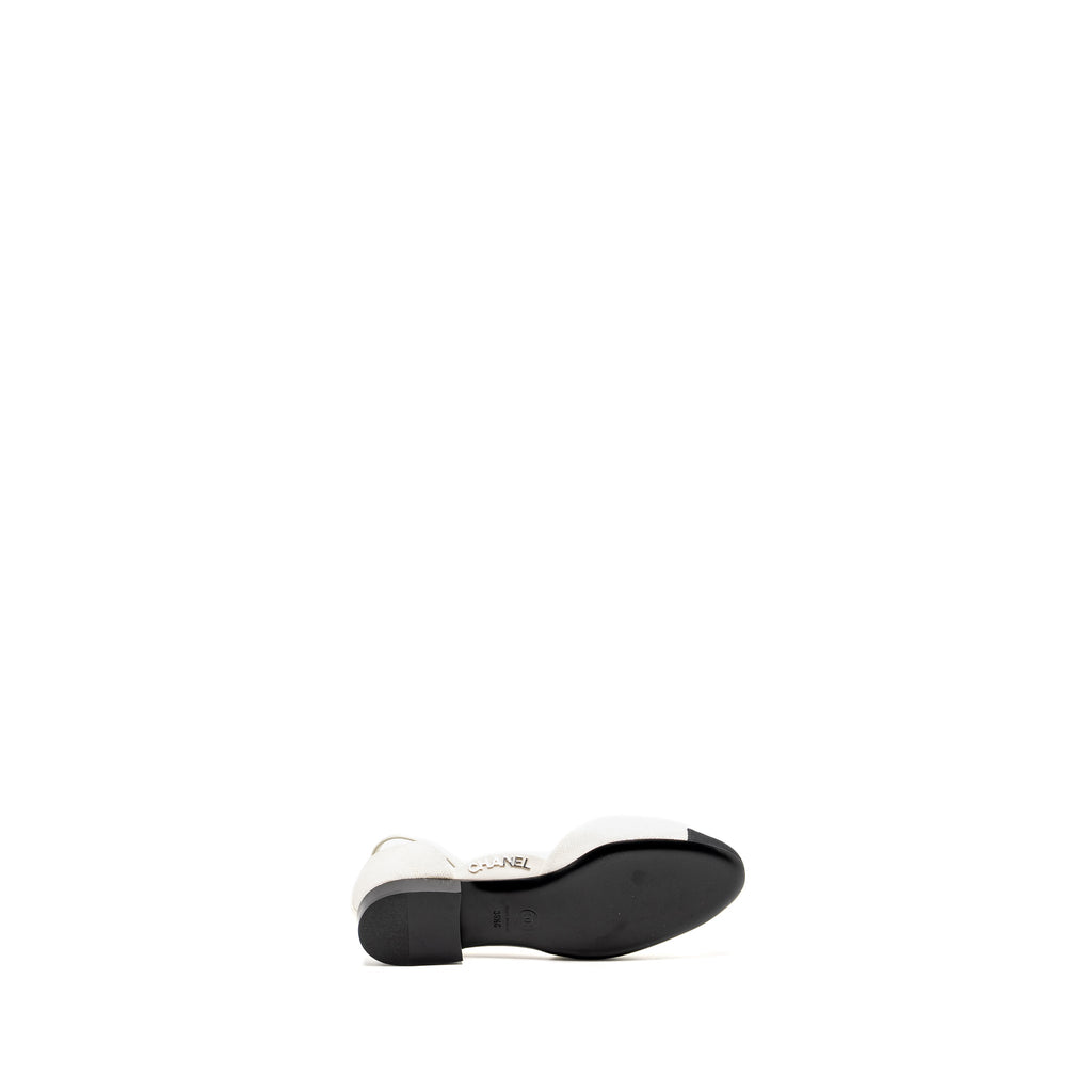 CHANEL LOGO DETAILED SANDALS SEQUIN WHITE/BLACK
