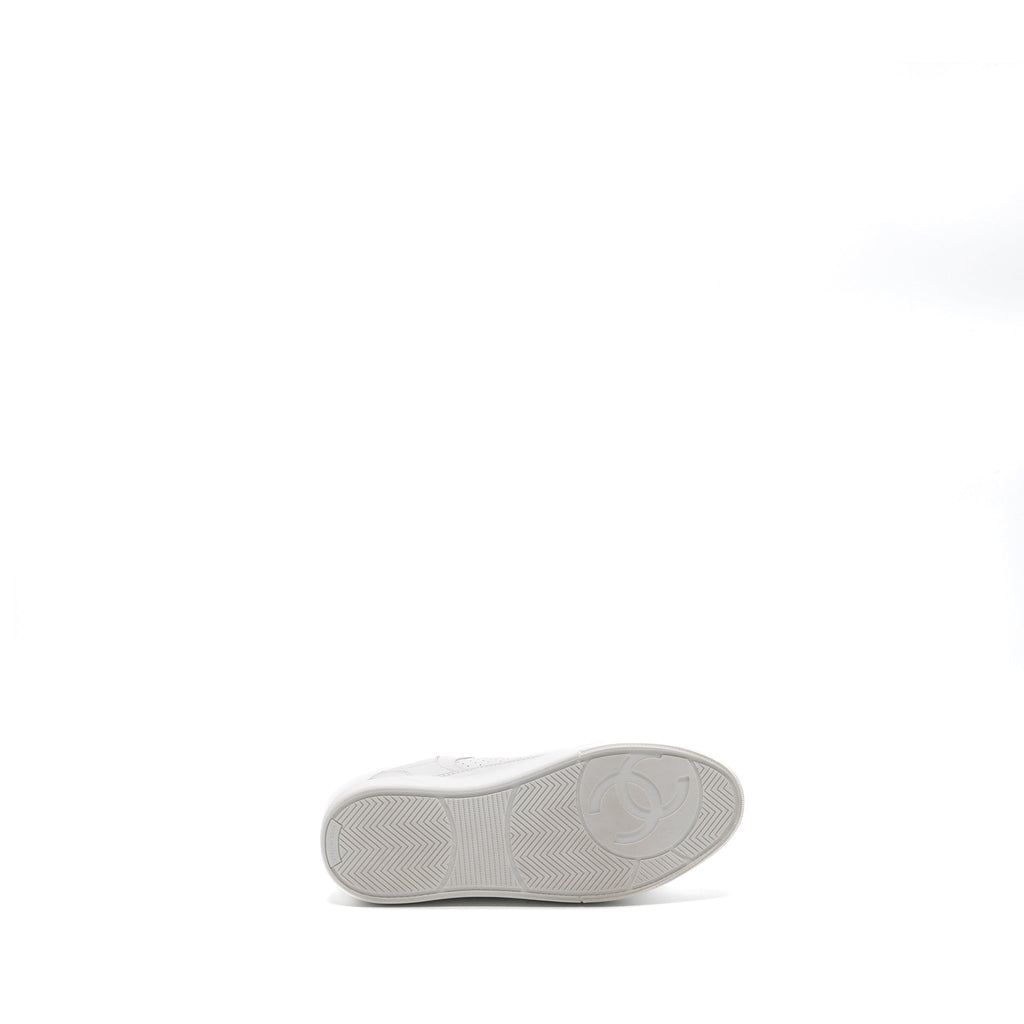CHANEL CC LOGO SNEAKERS WHITE