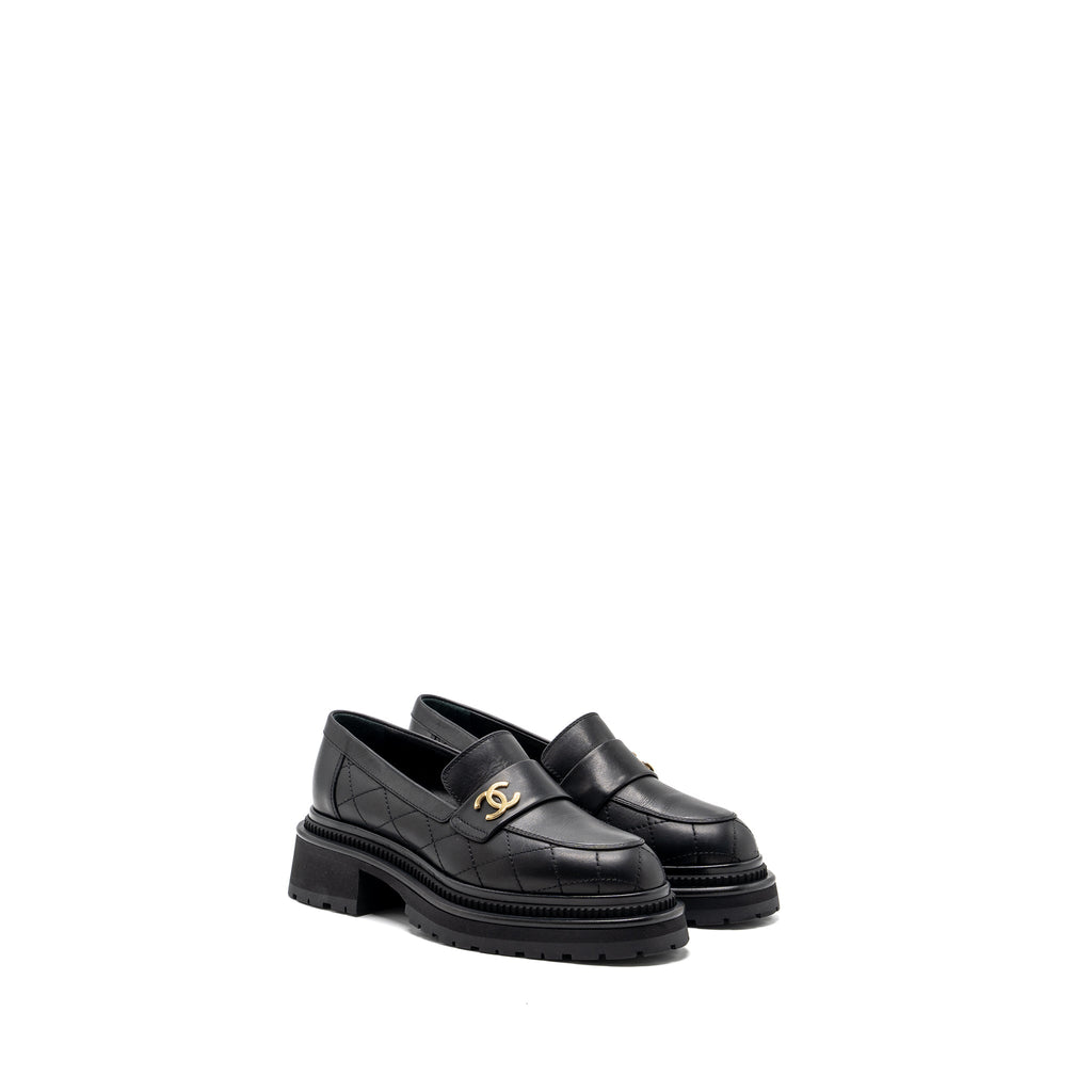 CHANEL CC LOGO LOAFER BLACK GHW