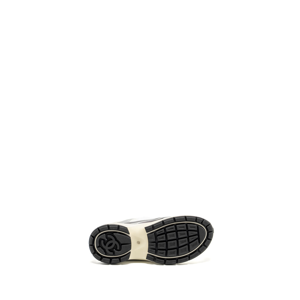 CHANEL METALLIC TRAINER/SNEAKER SILVER/WHITE