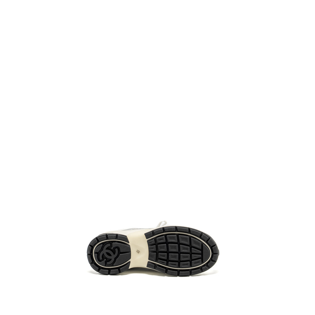 CHANEL METALLIC TRAINER/SNEAKER SILVER/WHITE