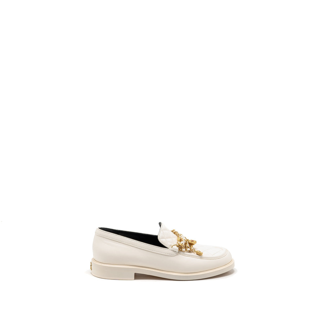 CHANEL LEATHER CHAIN/PEARL CC LOGO LOAFER LAMBSKIN WHITE GHW