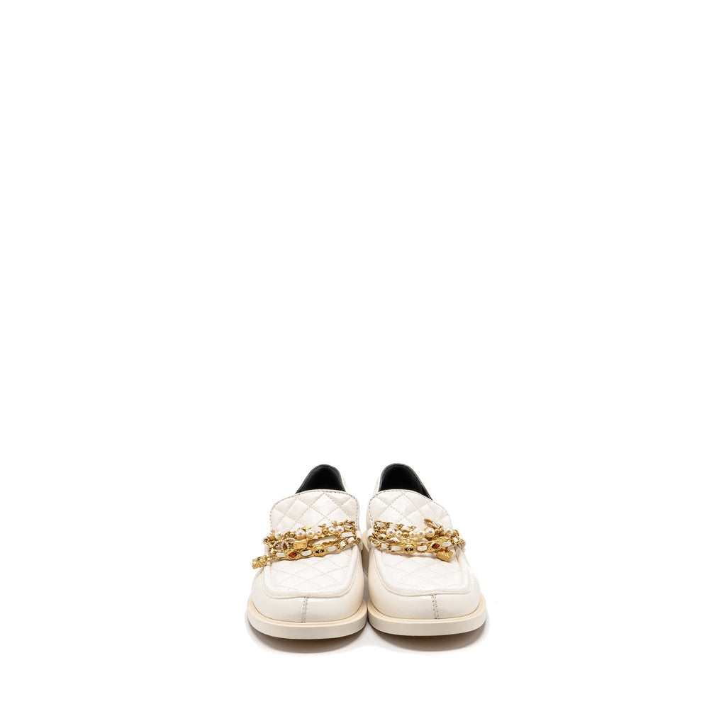 CHANEL LEATHER CHAIN/PEARL CC LOGO LOAFER LAMBSKIN WHITE GHW
