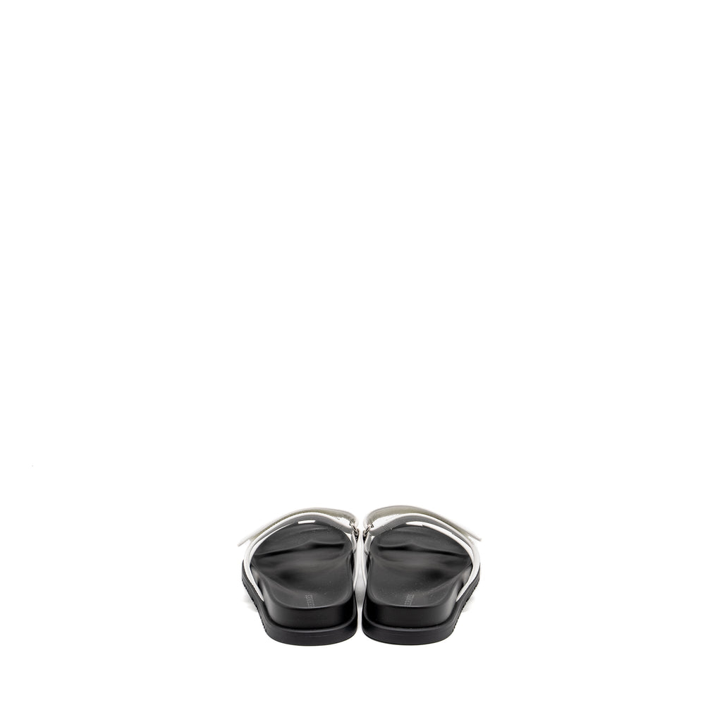 HERMES CHYPRE SANDALS CALFSKIN WHITE / BLACK
