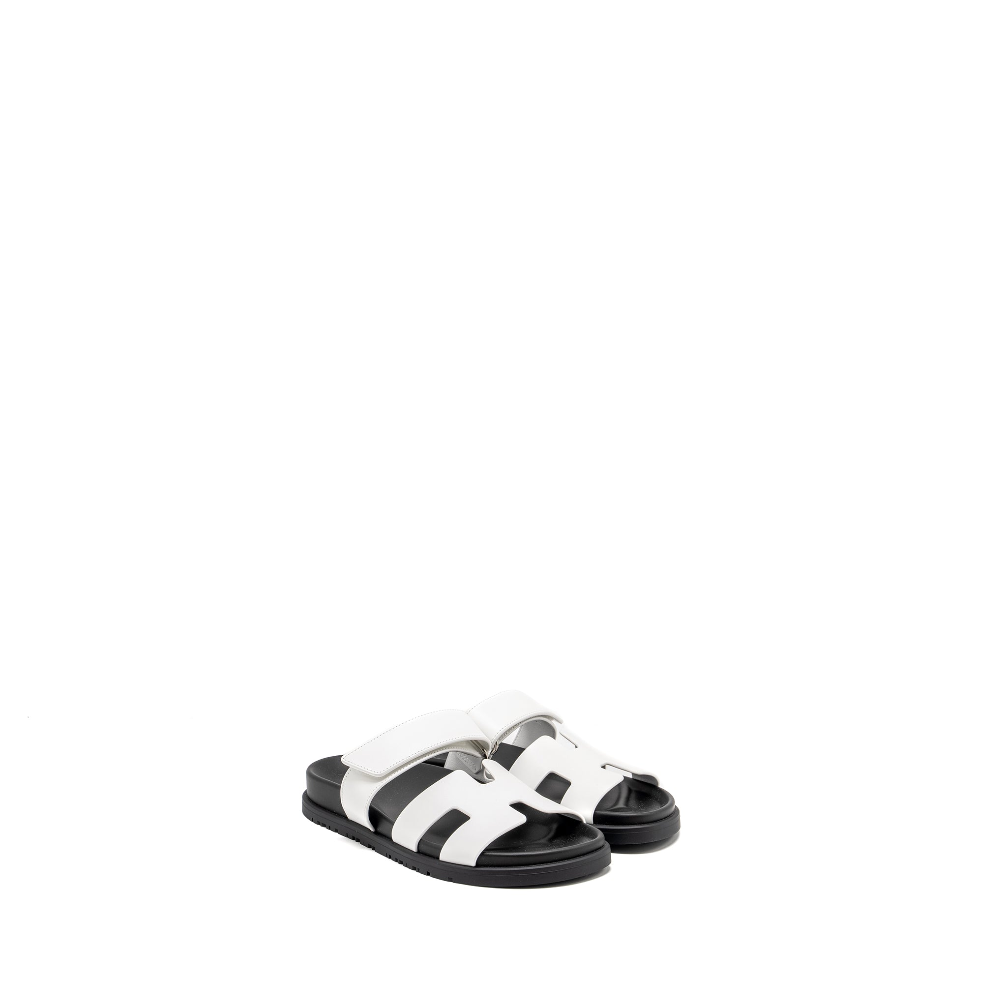 HERMES CHYPRE SANDALS CALFSKIN WHITE / BLACK