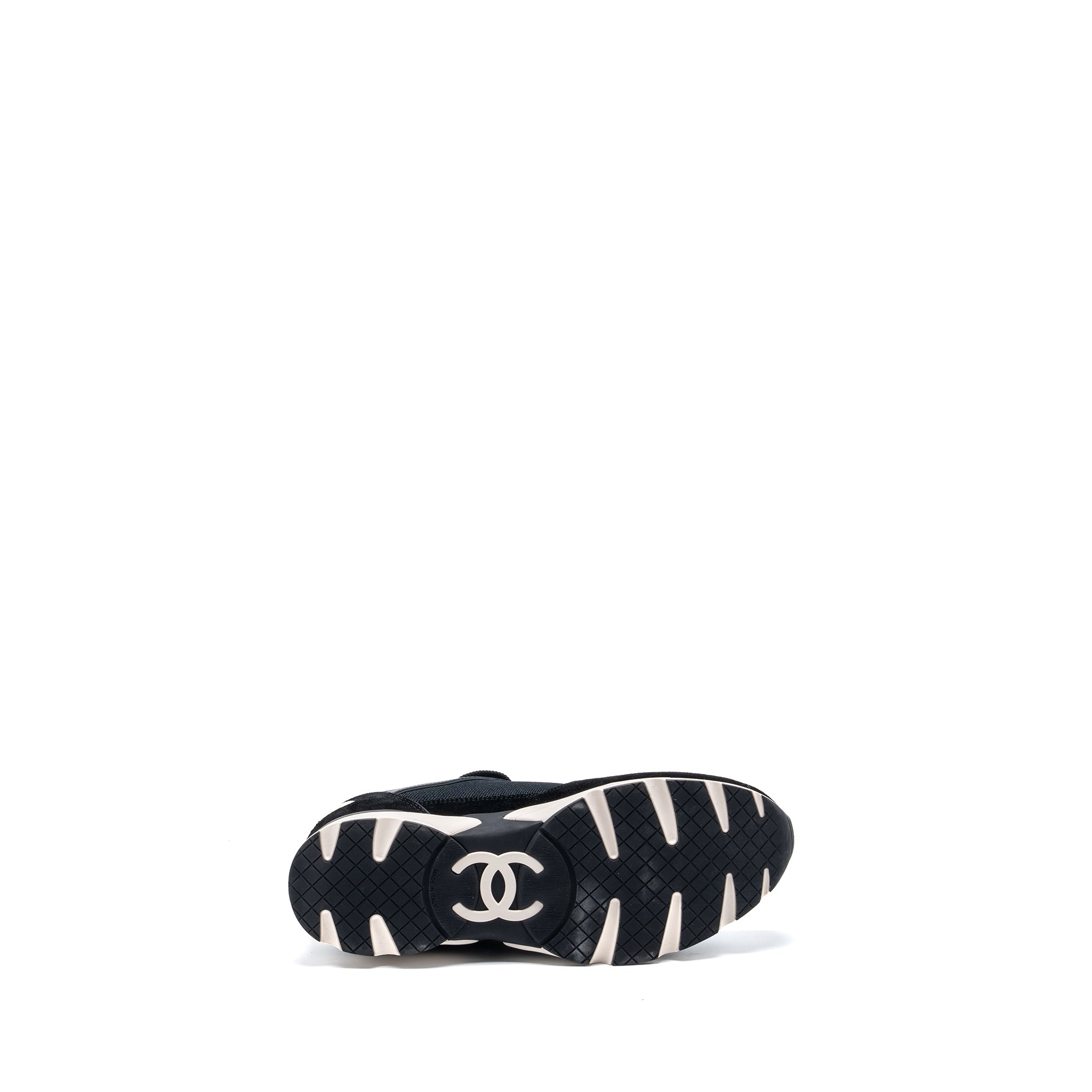 CHANEL CC LOGO SNEAKER SUEDE/ LEATHER BLACK/WHITE