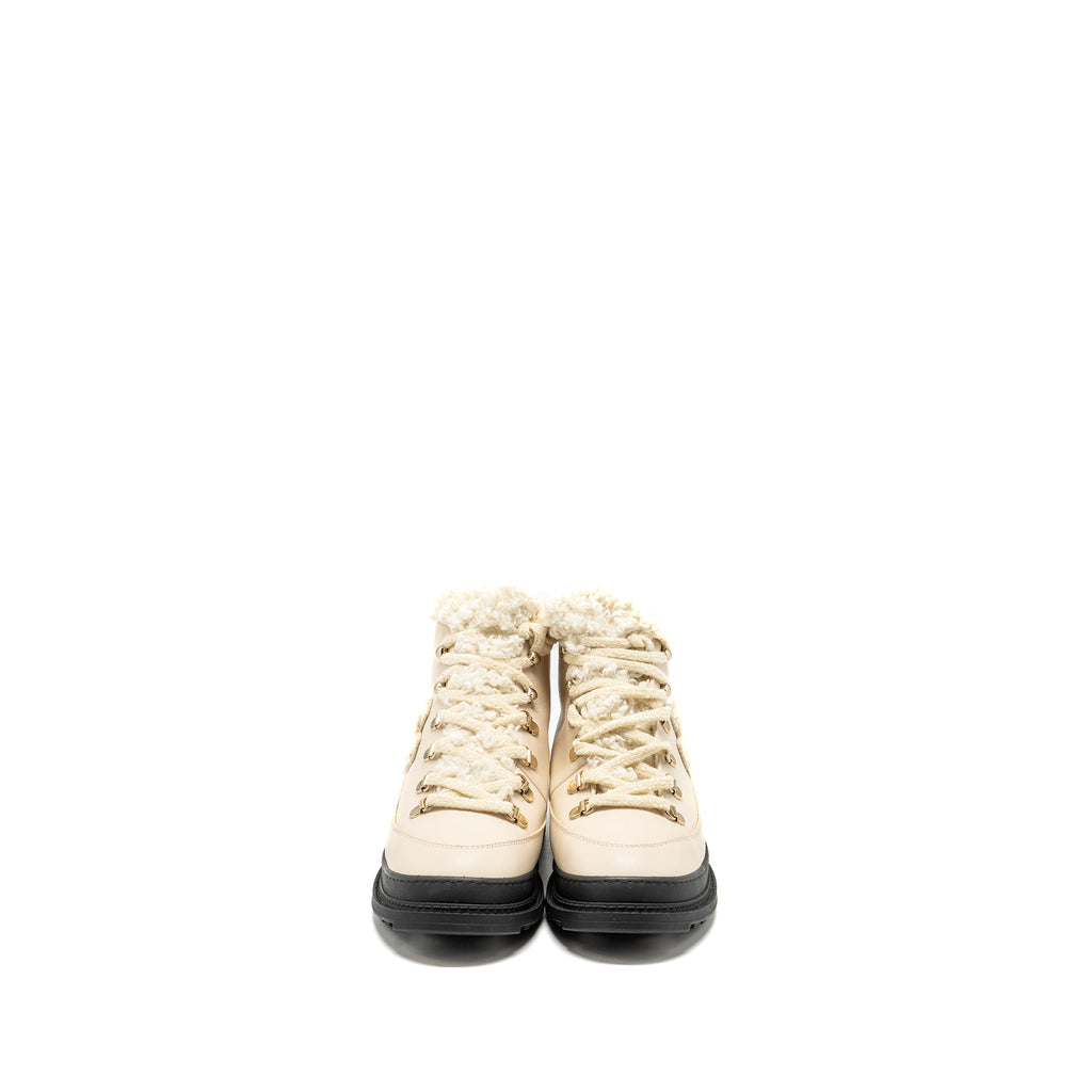 CHANEL 20K SHEARLING BOOTS BEIGE/BLACK