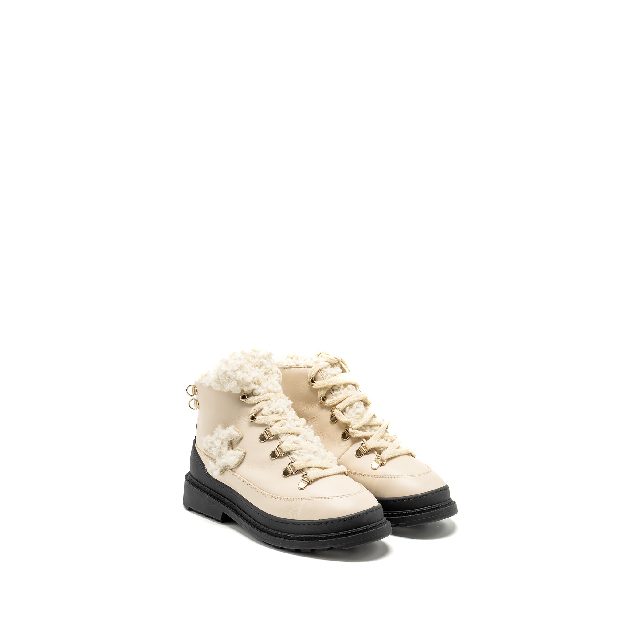 CHANEL 20K SHEARLING BOOTS BEIGE/BLACK