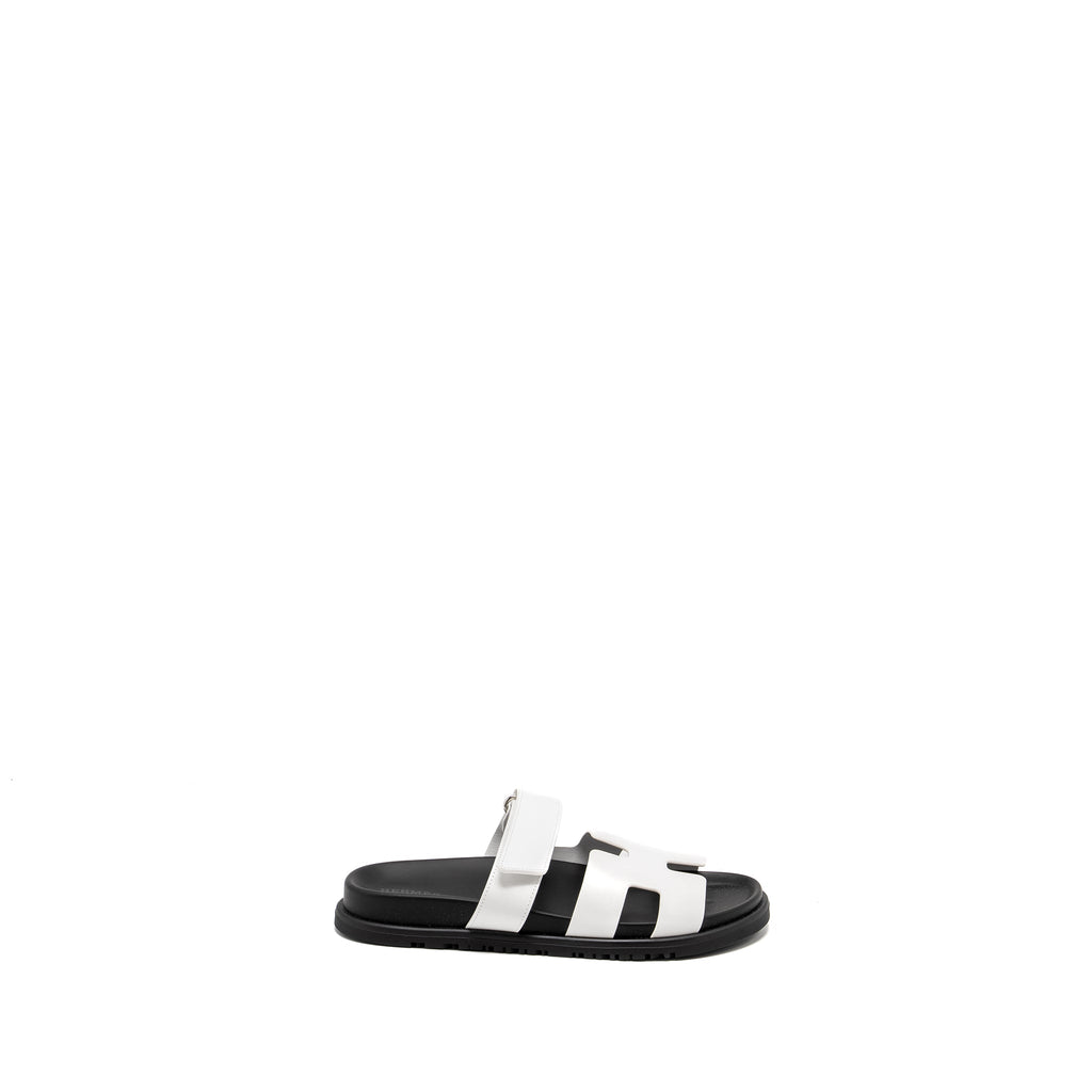 HERMES CHYPRE SANDALS WHITE / BLACK