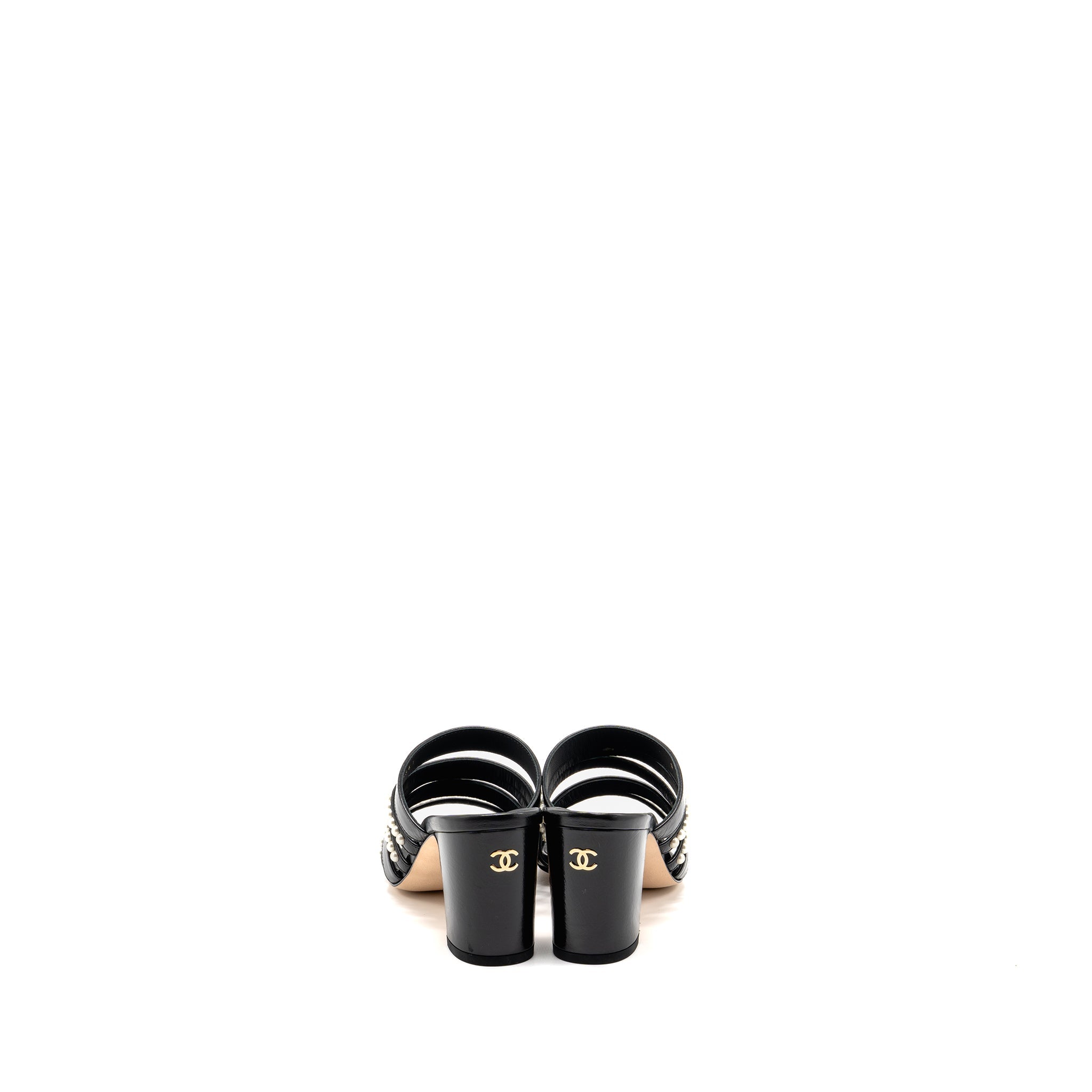 CHANEL LEATHER/PEARL SANDALS BLACK
