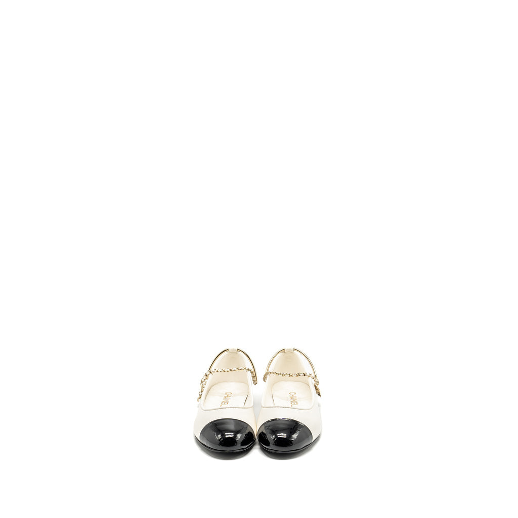 CHANEL BALLET FLATS WHITE / BLACK