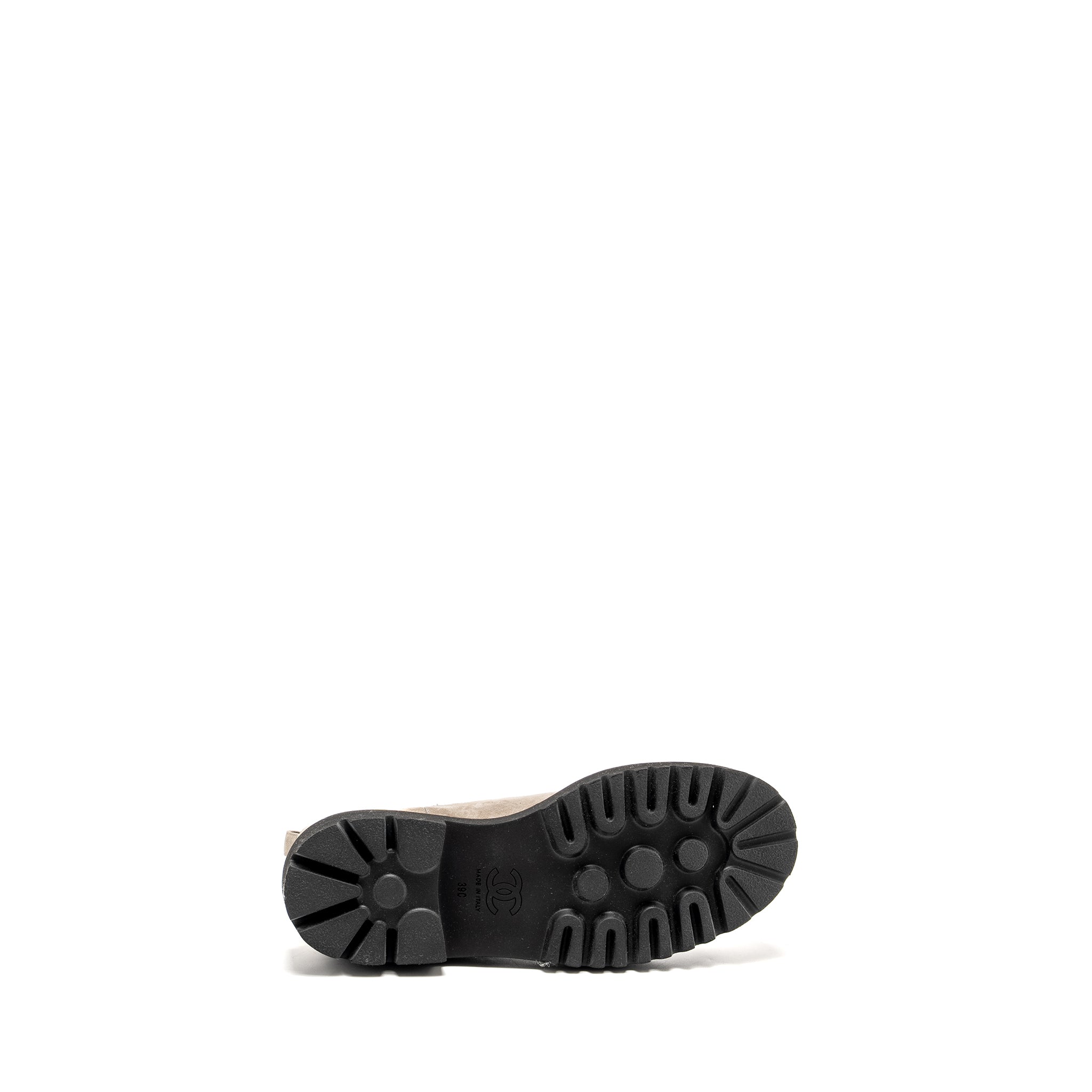 CHANEL 22K ANKLE BOOTS SUEDE CALFSKIN/GROSGRAIN LIGHT GREY/BLACK