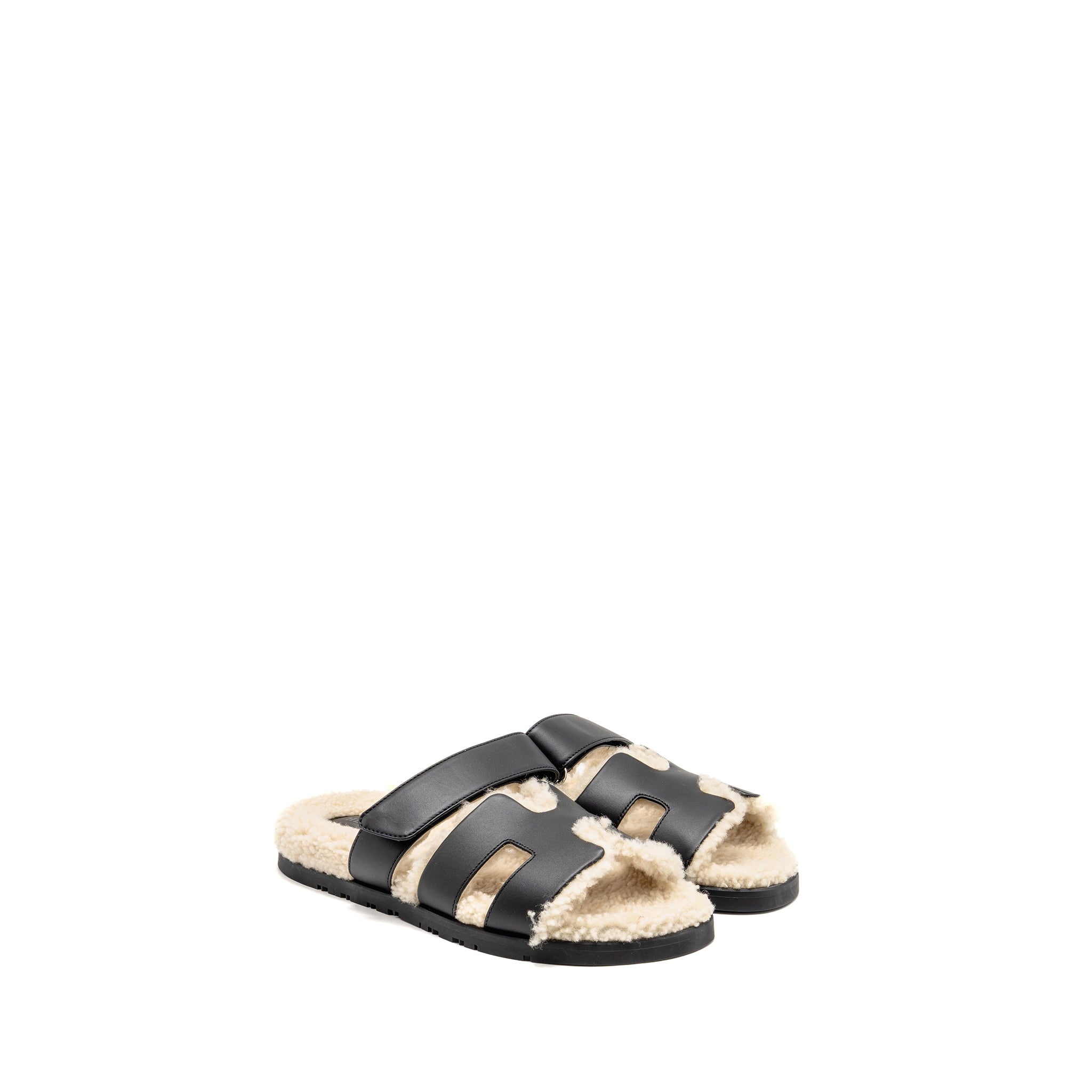 HERMES CHYPRE SANDAL CALFSKIN/SHEARLING LINING BLACK SHW