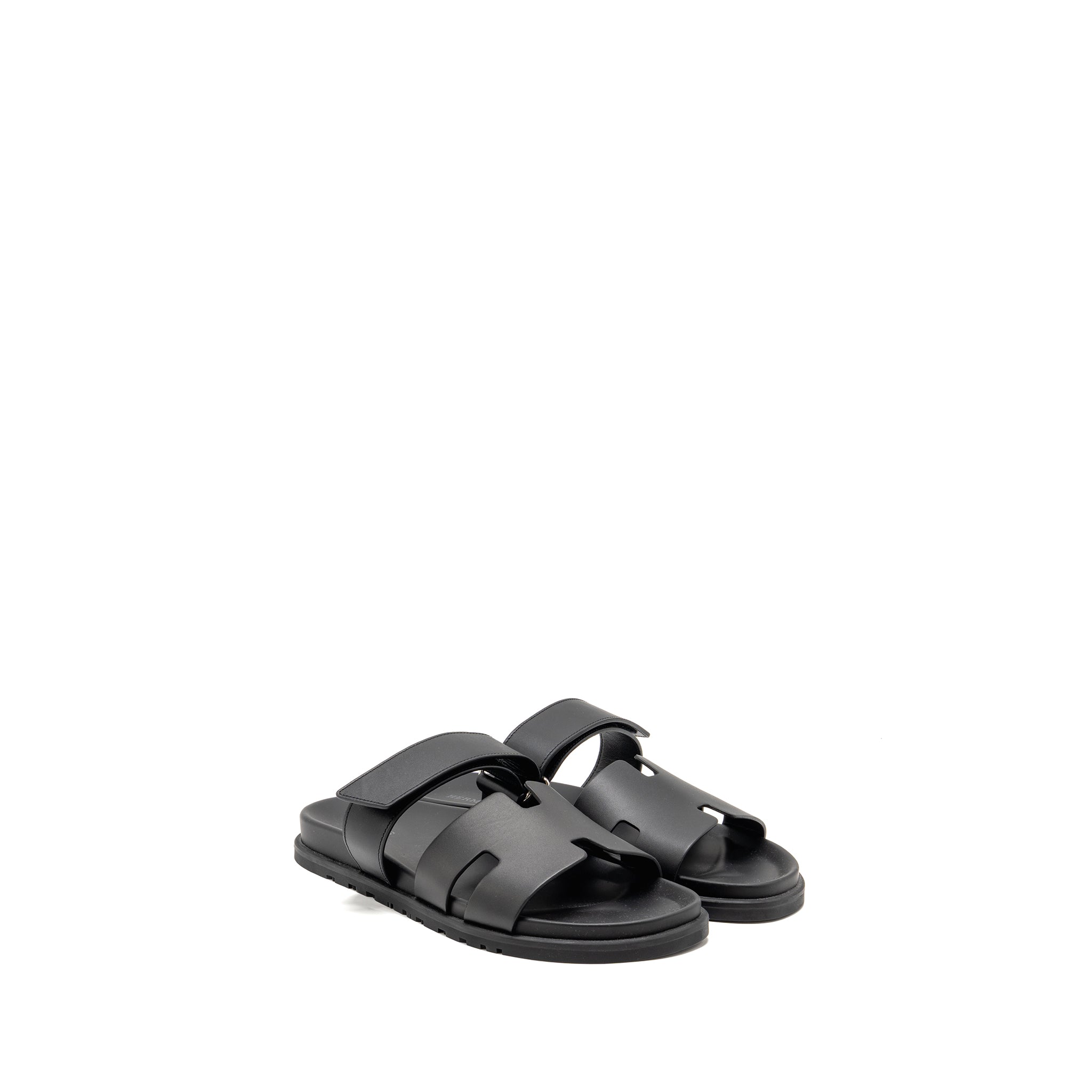 HERMES MEN’S CHYPRE SANDALS BLACK SHW