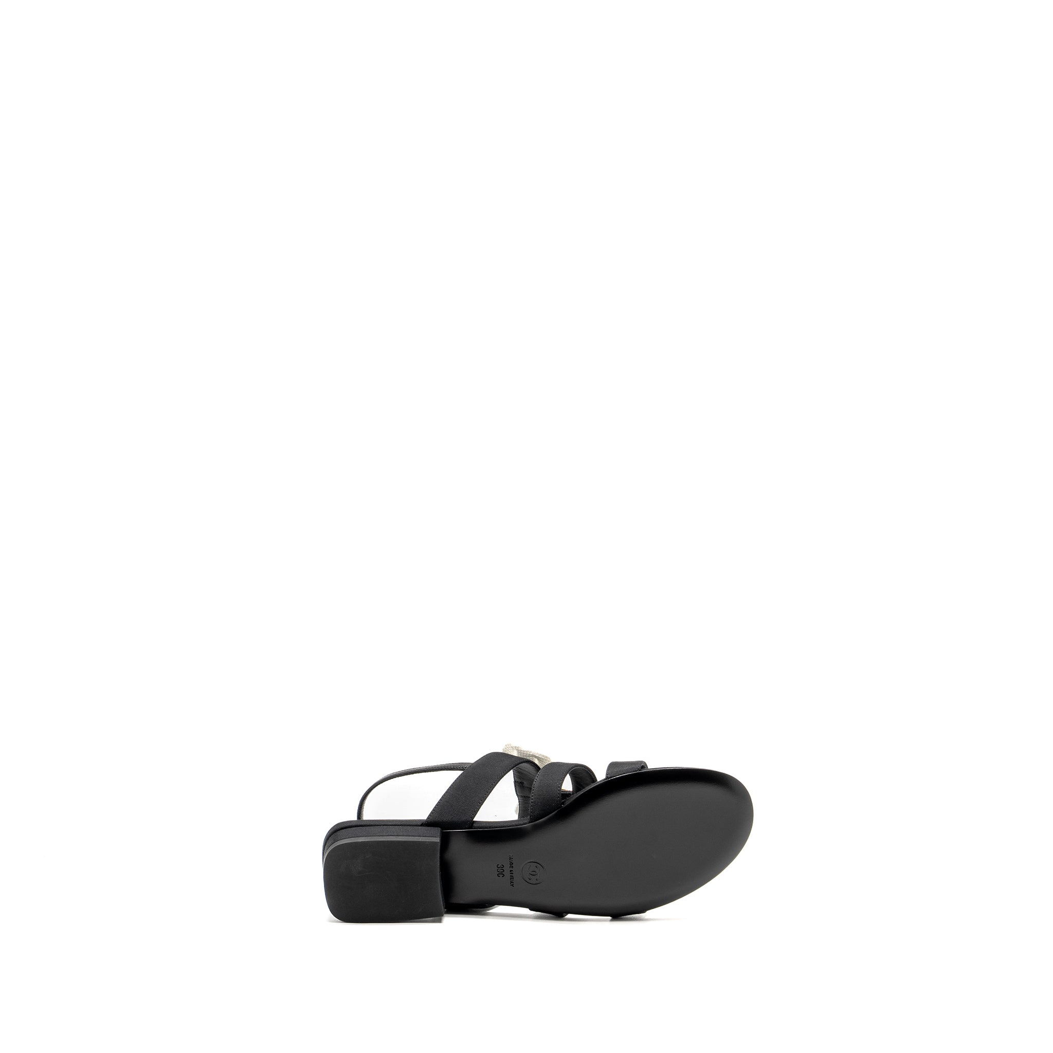 CHANEL 21K GROSGRAIN CHAIN CC LOGO WITH WHITE BOW SANDALS BLACK LGHW