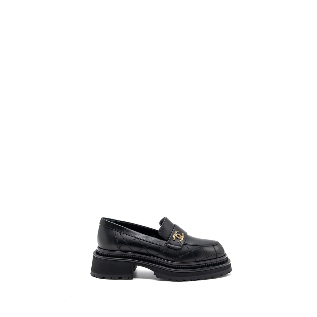 CHANEL CC LOGO LOAFER BLACK GHW