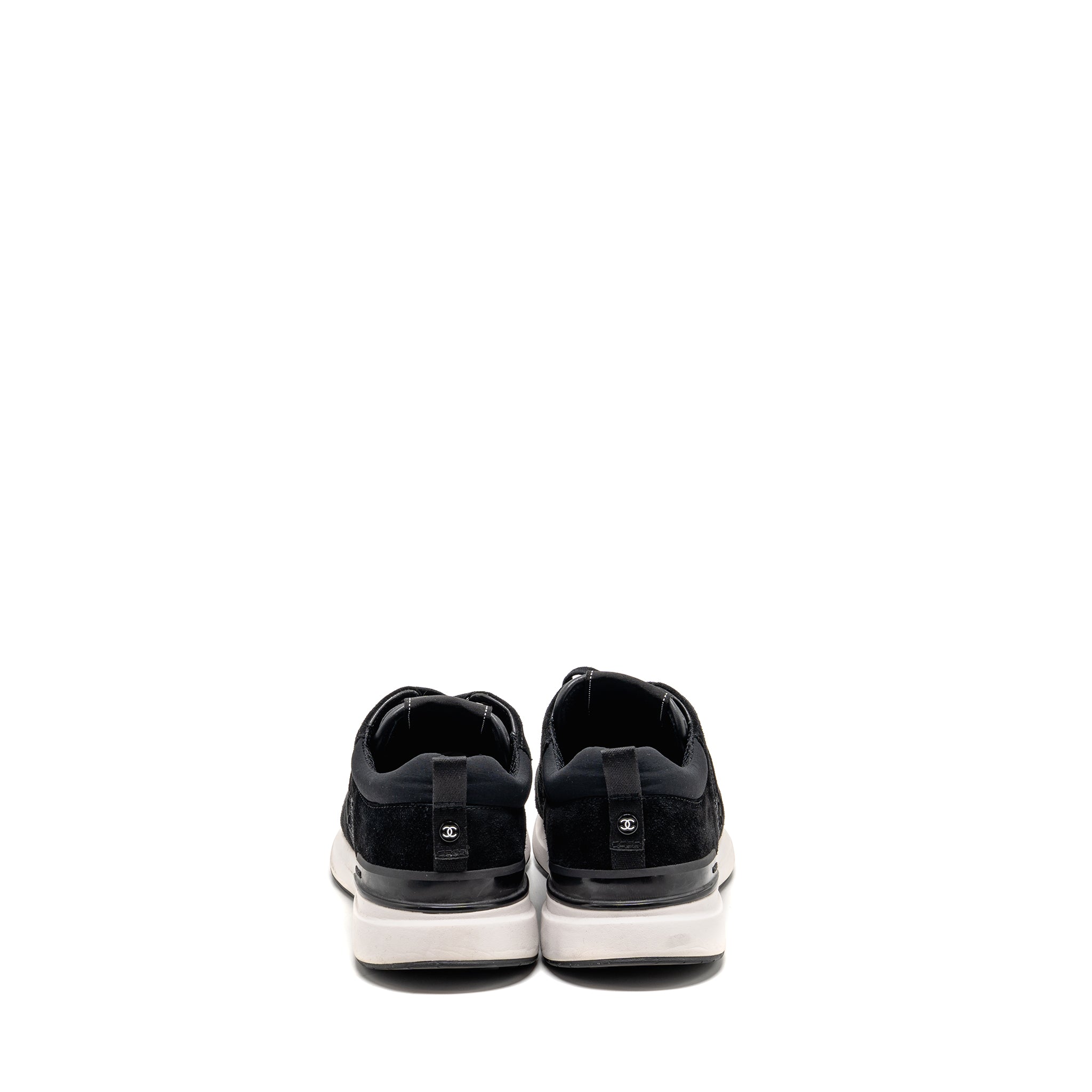 CHANEL CC LOGO SNEAKERS SUEDE / MESH BLACK / WHITE